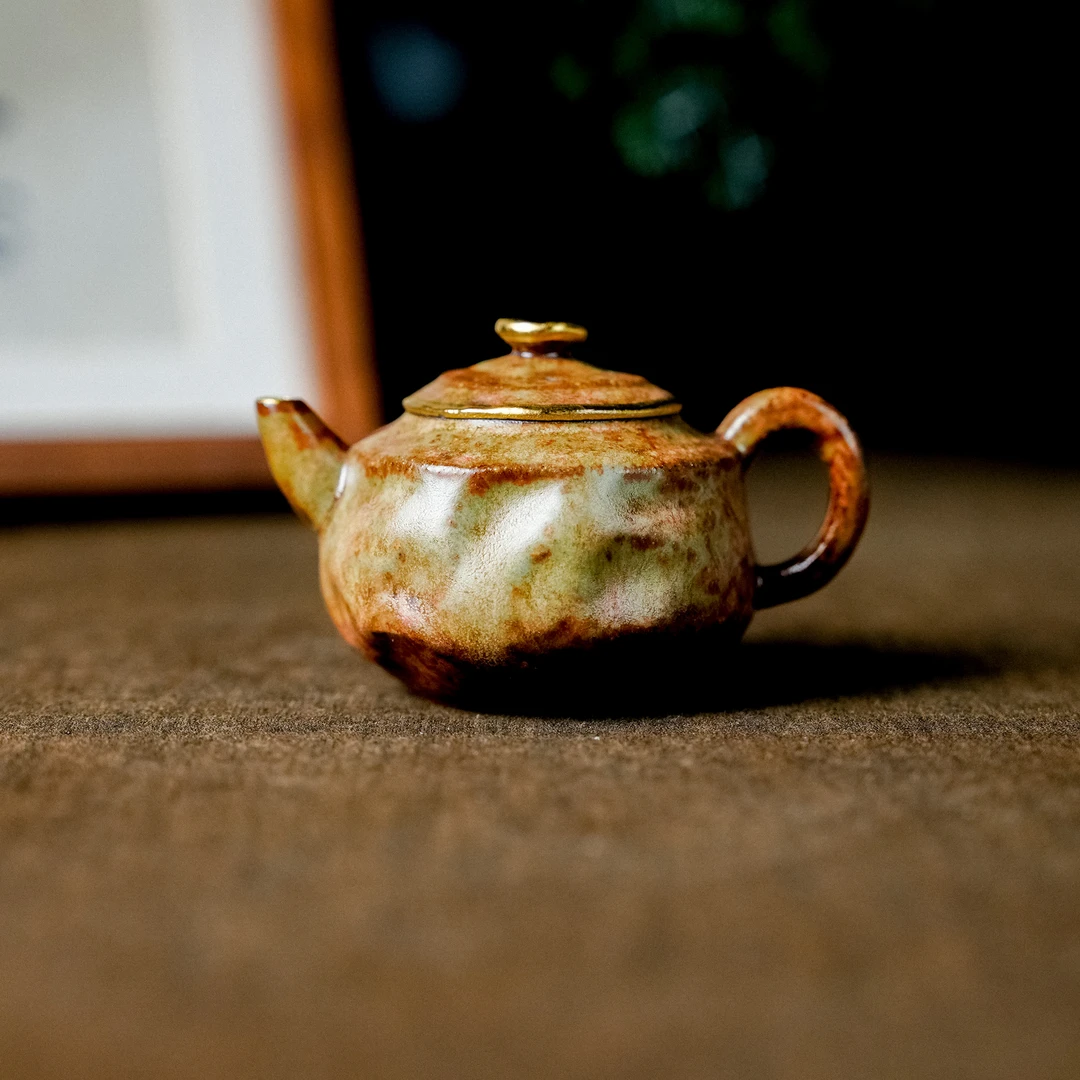 【灰念】珊瑚红岩石壶  80ml（Q2463）