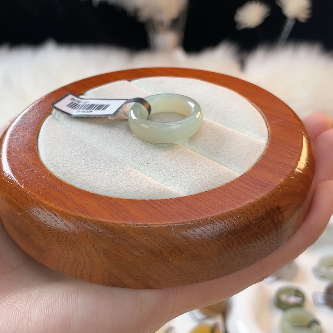 和田玉未镶嵌戒指浅青轮胎16.85mmj158