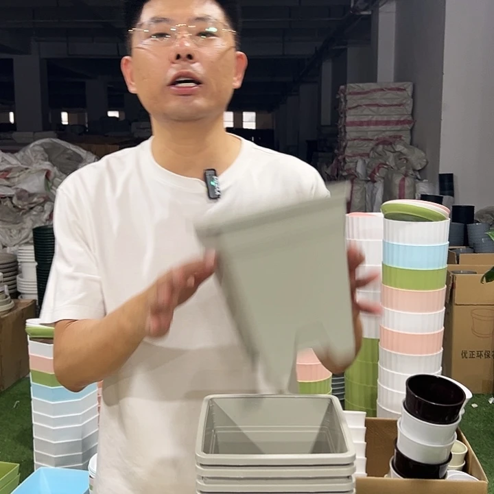 方形口16高18灰白带托6只