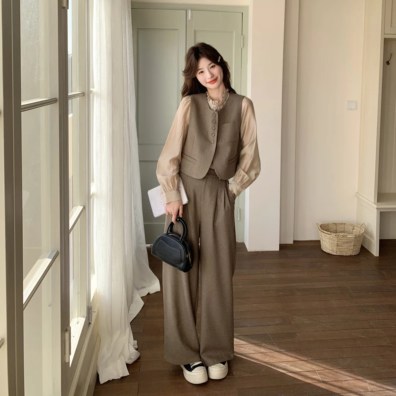 韩系复古时尚衬衫马甲套装女春季2025新款气质减龄阔腿裤三件套