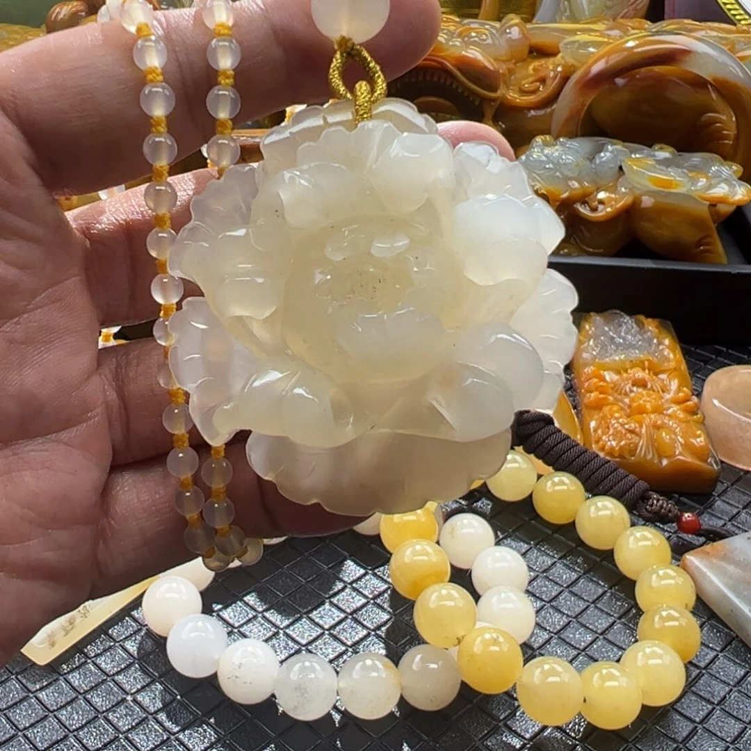 石英质玉未镶嵌颈饰
