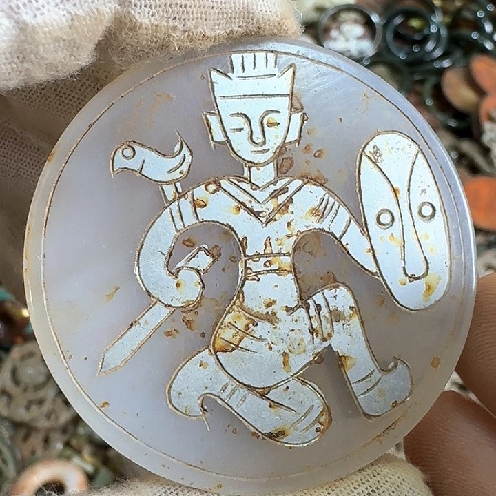 和田玉未镶嵌挂件