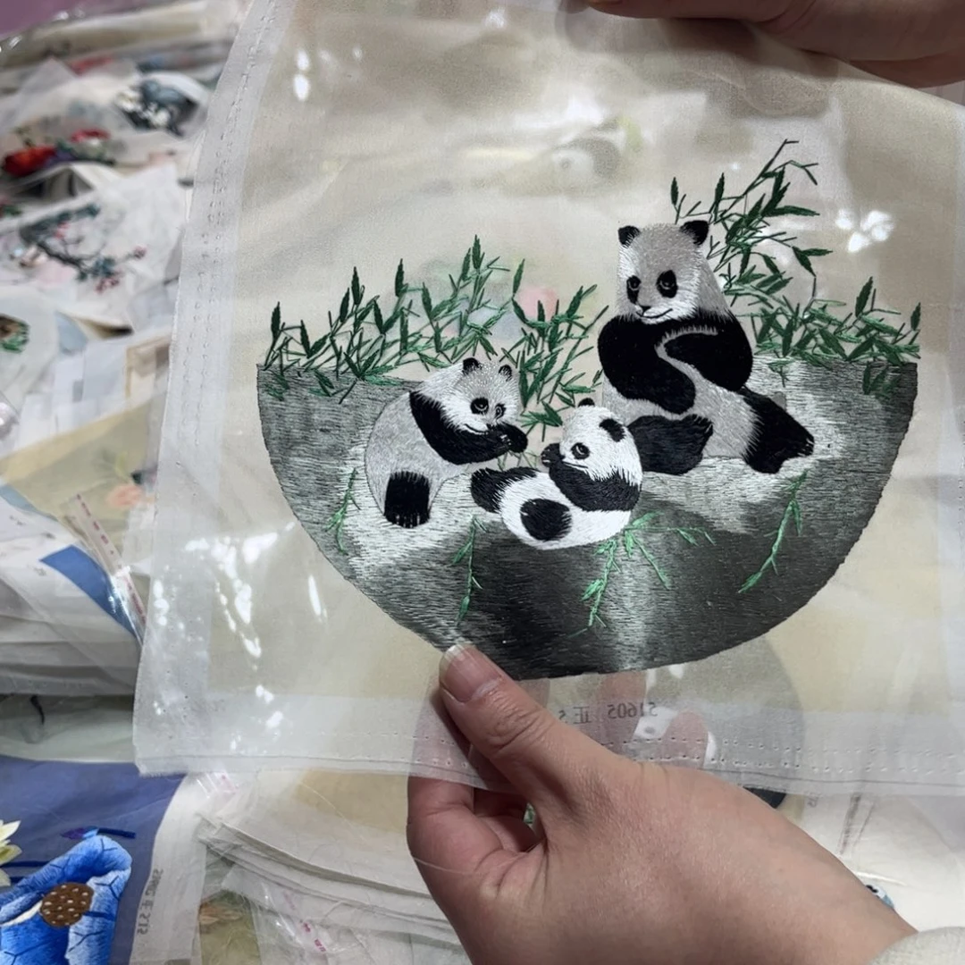 织绣纯手工制作的一款