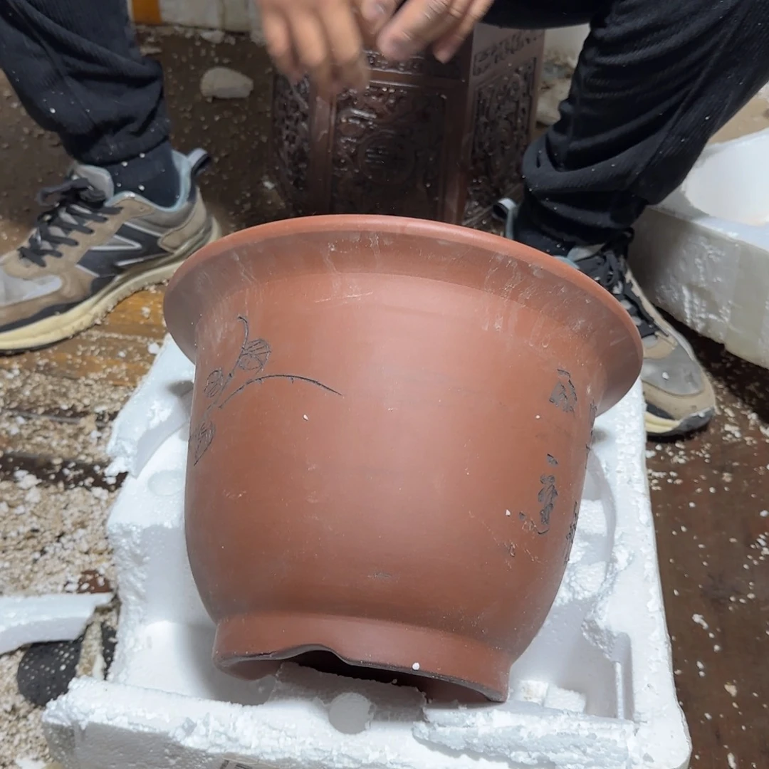 紫砂花盆瑕疵和瑕疵都