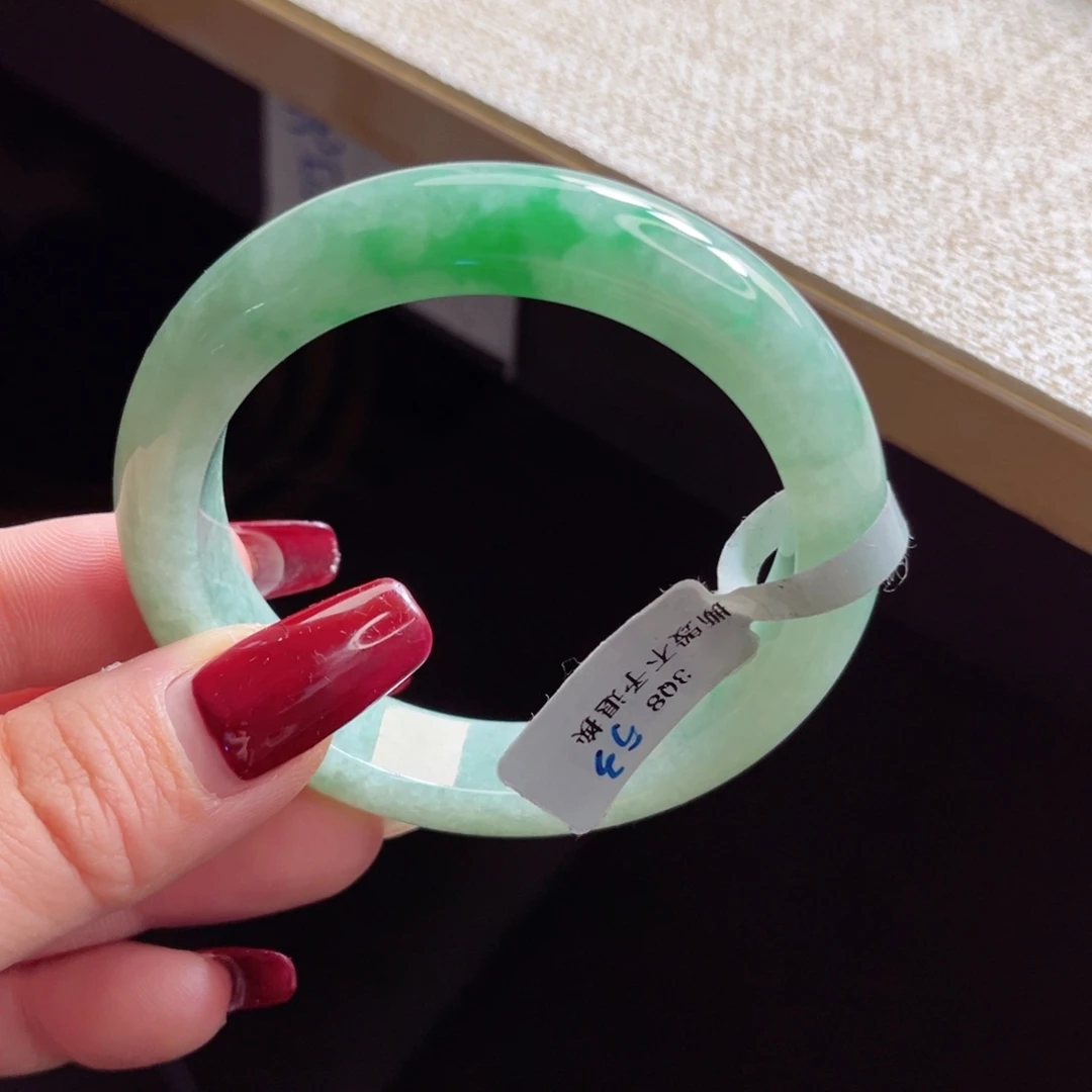 翡翠手镯未镶嵌手镯