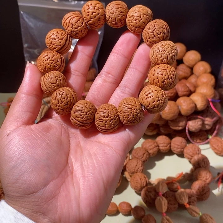 文玩核桃手串……38