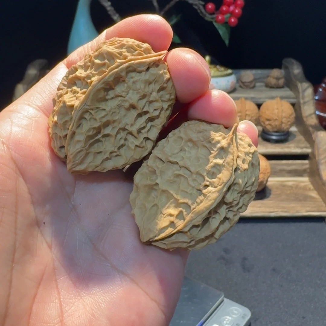 文玩核桃把件云南铁核桃13