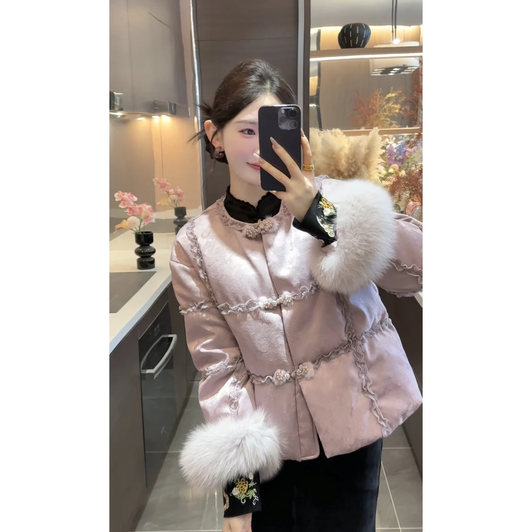 【周粥】【一帘幽梦】2025新款狐狸毛木耳边拼接羽绒服预JJD5YRF7028