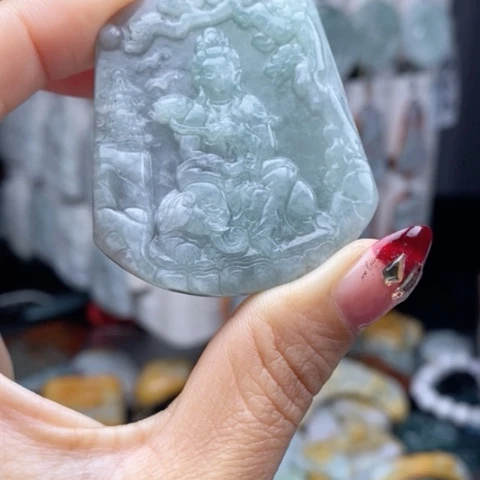 翡翠颈饰未镶嵌翡翠