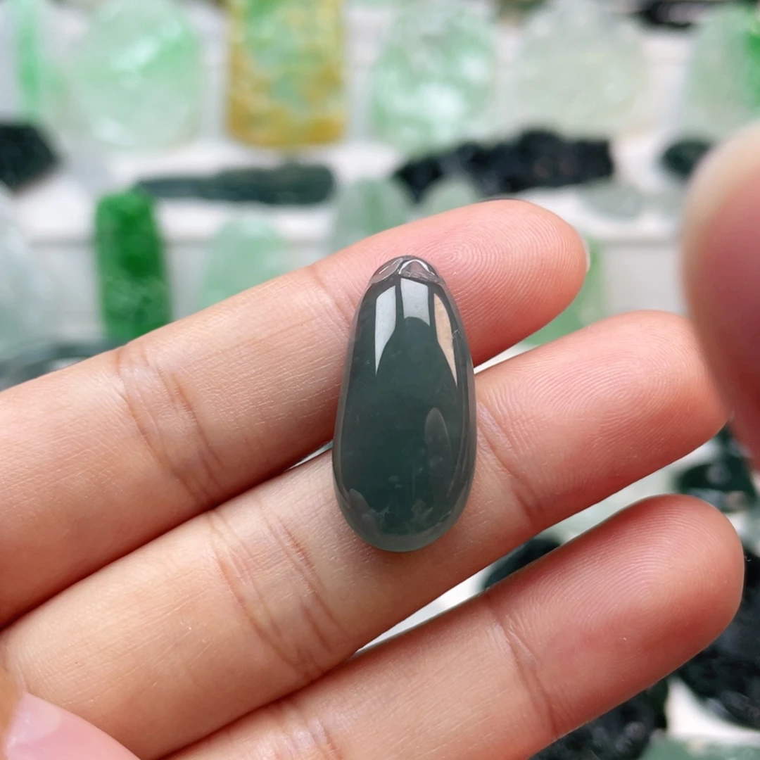 翡翠颈饰未镶嵌福瓜