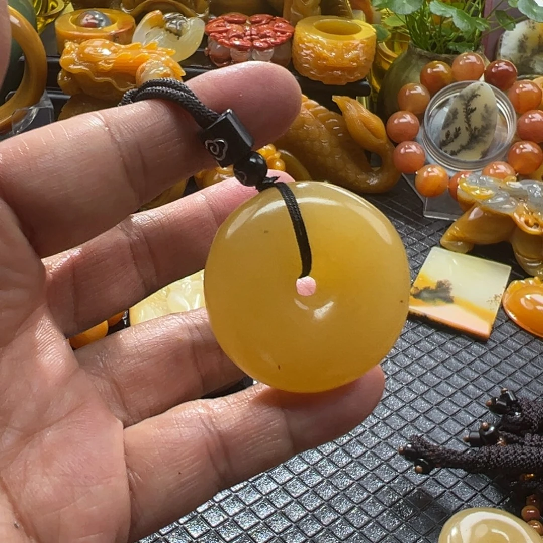 石英质玉未镶嵌颈饰