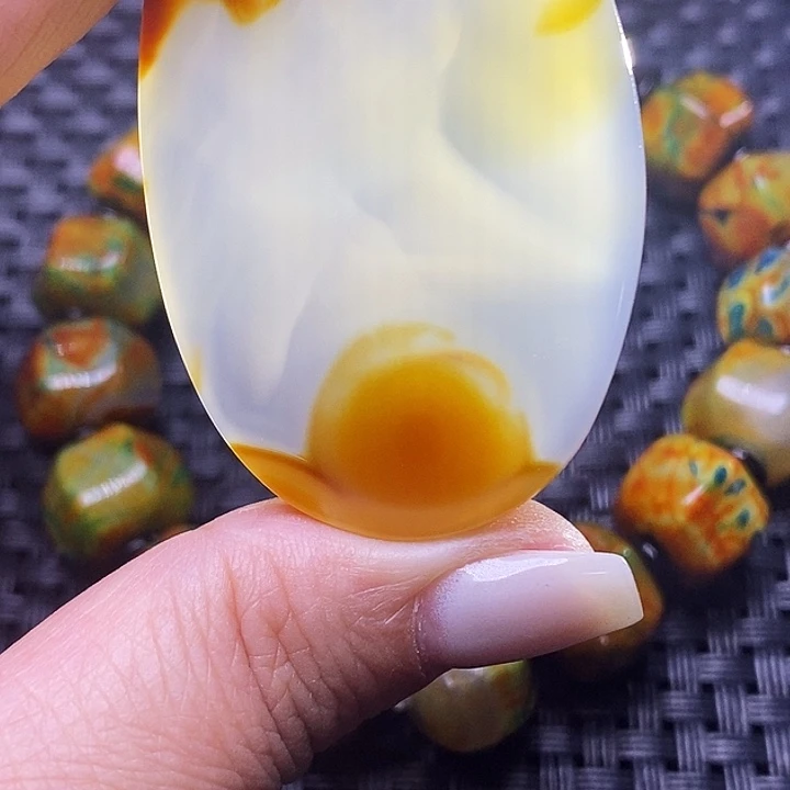 温***忠玛瑙/玉髓未镶嵌颈饰