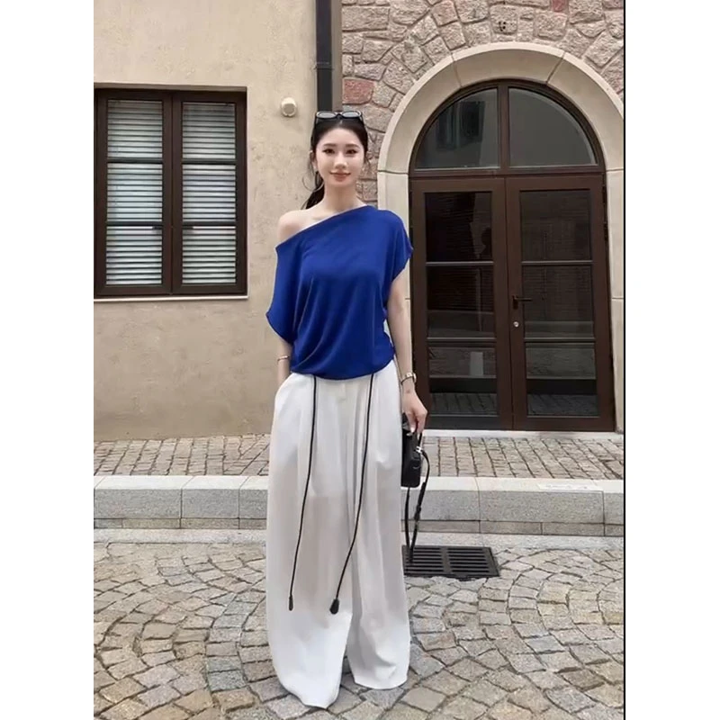 2025年夏季新款网红同款克莱因蓝斜领露肩上衣女配高腰垂感阔腿裤