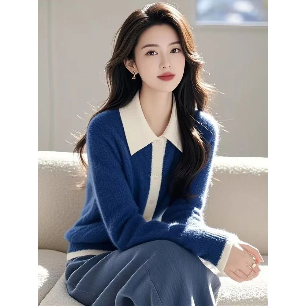 2024新款今年流行的漂亮蓝色针织开衫高级感超好看外穿女冬季