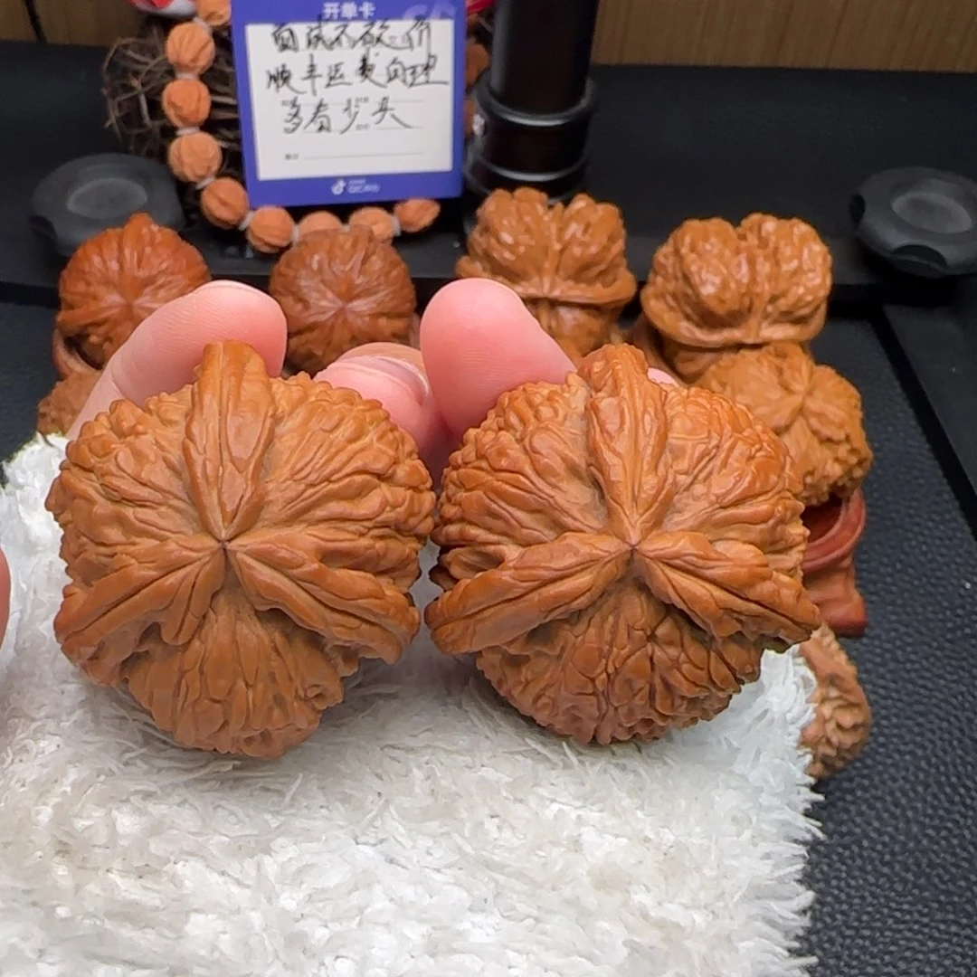 文玩核桃把件白奔全品42