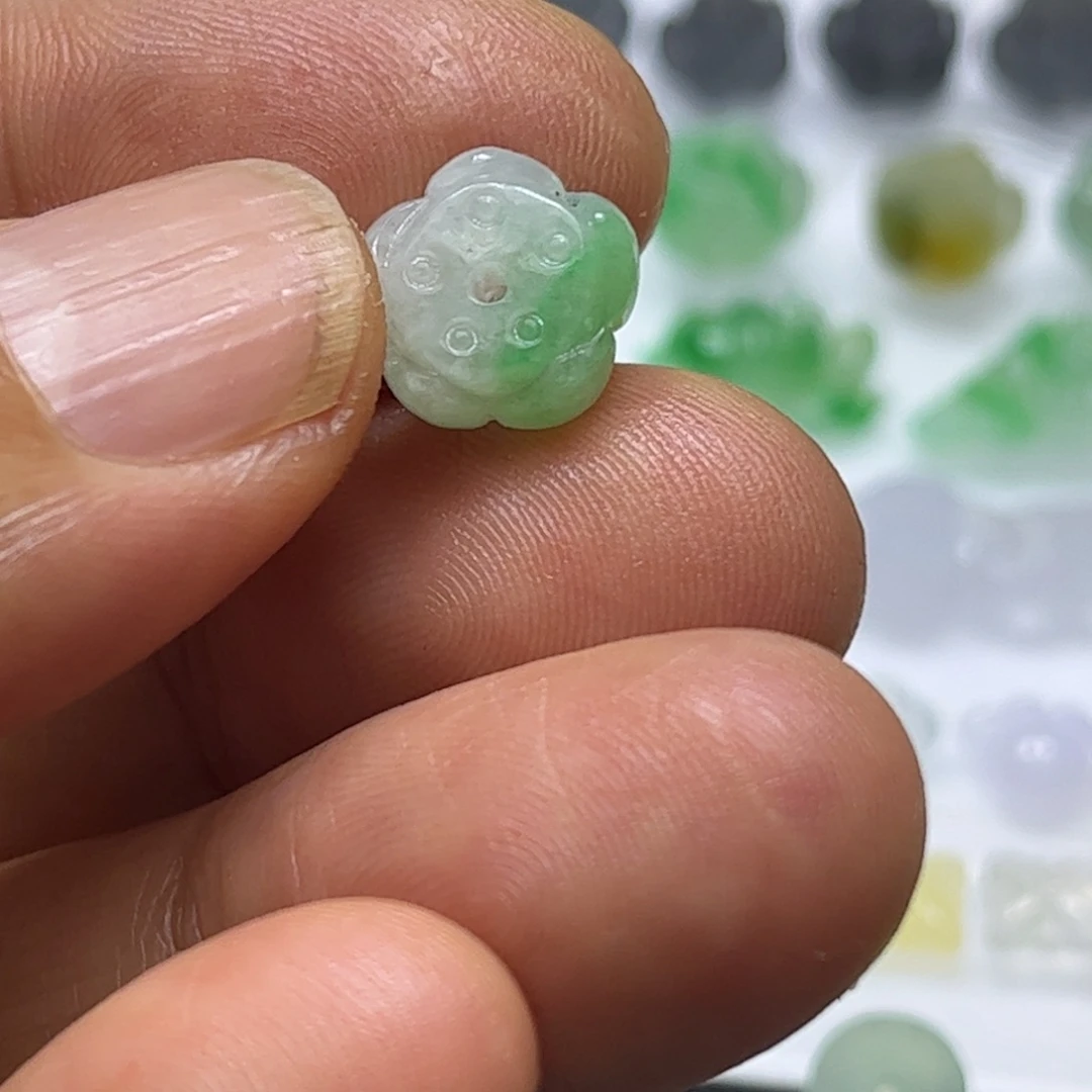 定制翡翠未镶嵌莲花