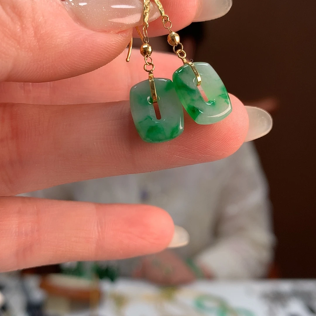 翡翠18K金镶嵌耳饰