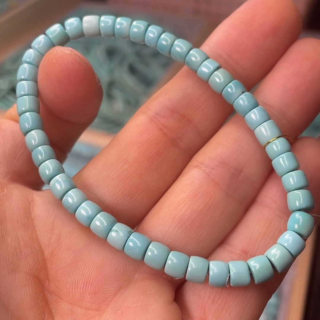 绿松石未镶嵌颈饰