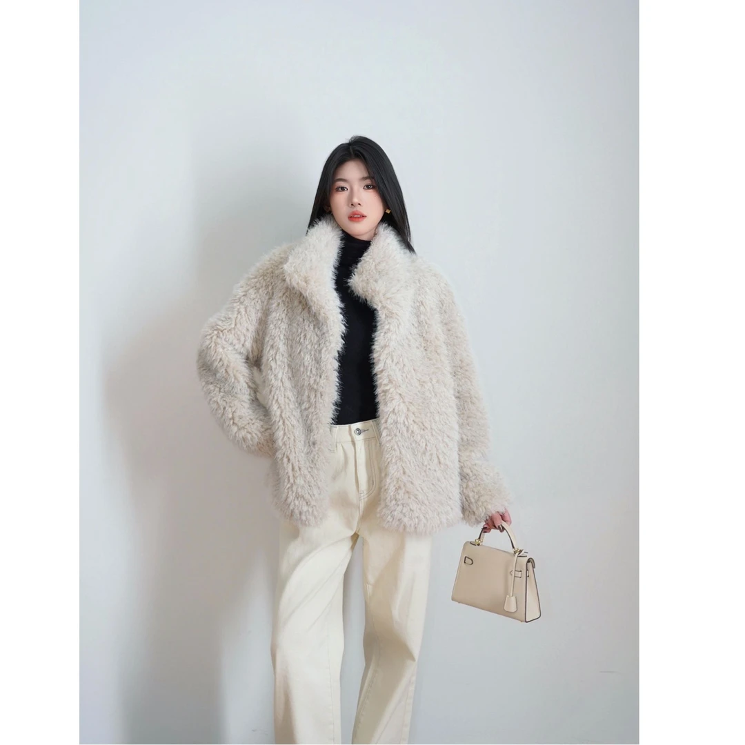 BAICHA •【秋山落叶】经典小香风牛角扣休闲毛毛外套  -  9026