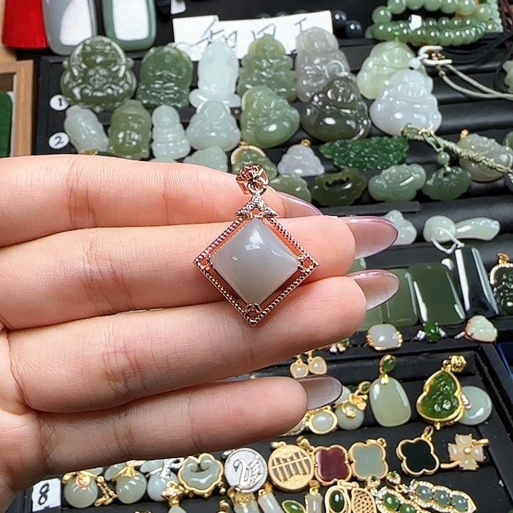 吊坠(赠链)合金和田玉