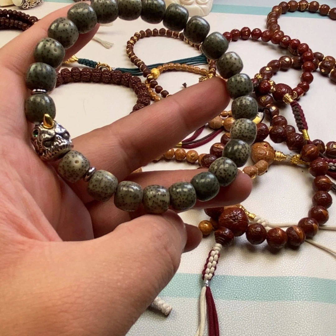 星月菩提吊坠。。。。。。。。。。。。。