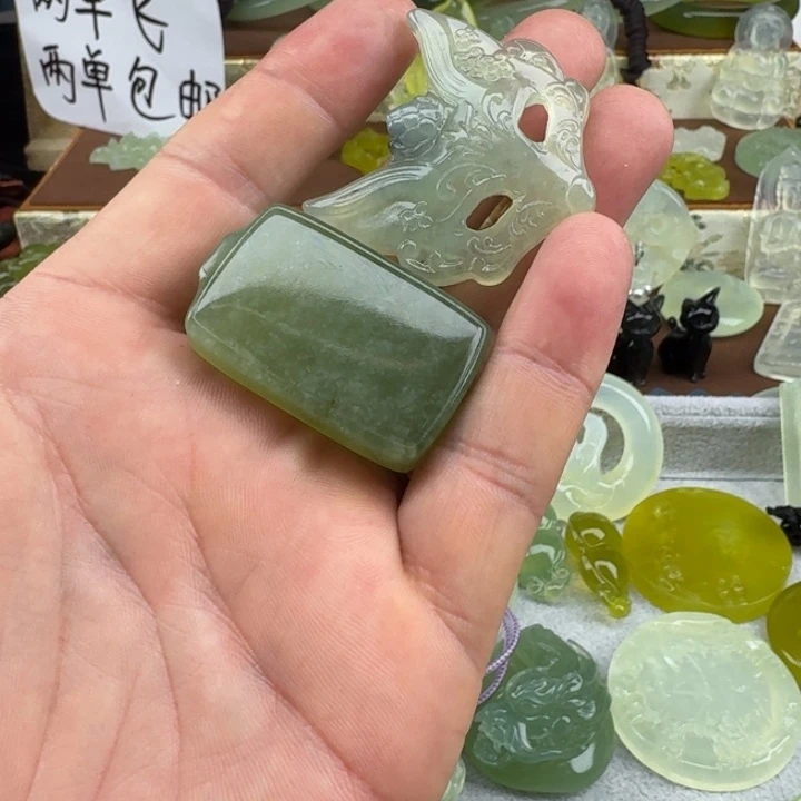 小***️蛇纹石玉未镶嵌颈饰