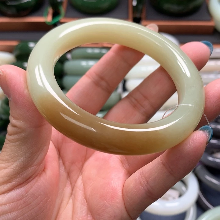 【闪购商品】未镶嵌手镯和田玉4