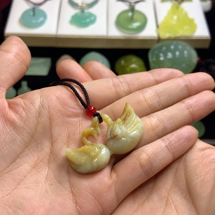 【闪购商品】蛇纹石玉未镶嵌颈饰