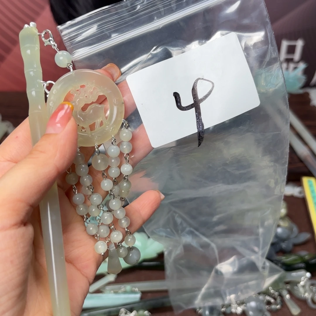 余***过合金蛇纹石玉发饰