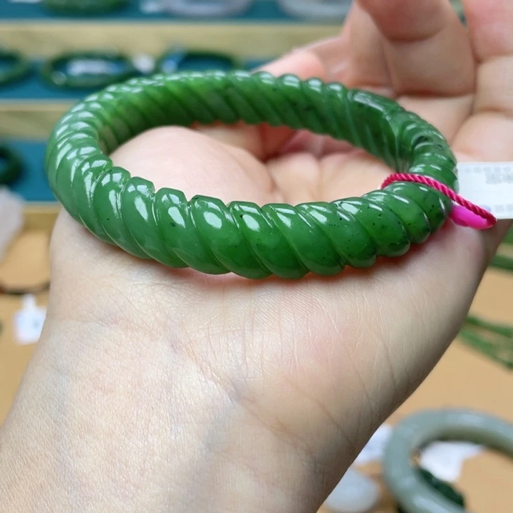 和田玉手镯圈口58。编号23未镶嵌