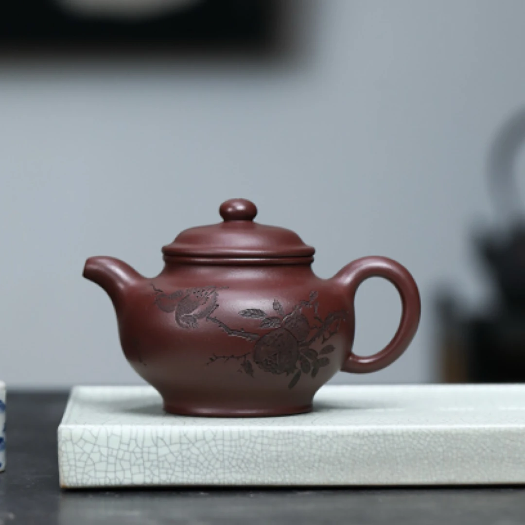 《掇只》 紫砂壶 国工鲍老师 紫砂壶 装饰：李玮 240cc