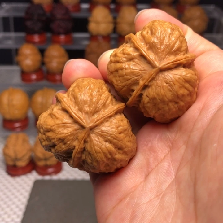 文玩核桃把件13花开富贵