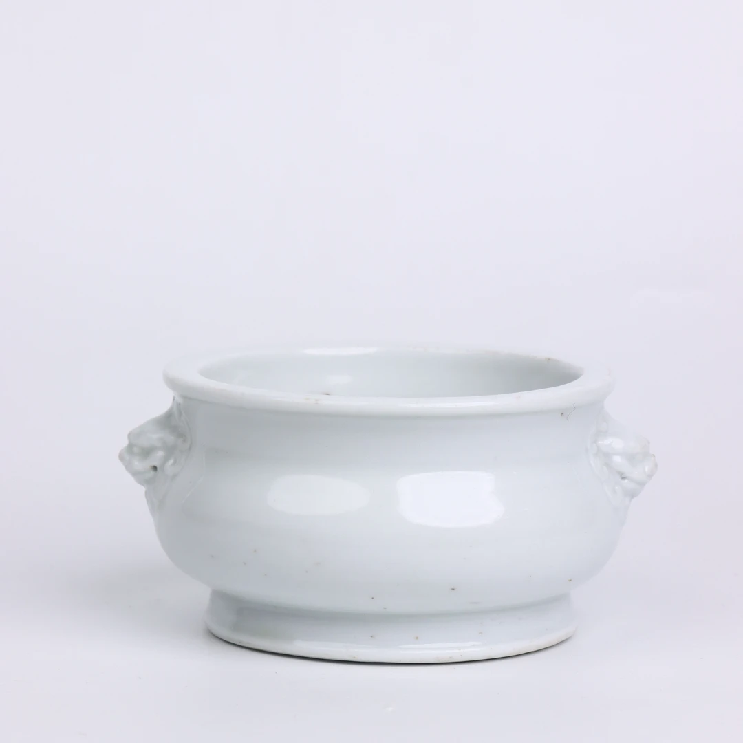 【清早期】“见奄”款德化窑狮首炉（直径12cm高7cm）