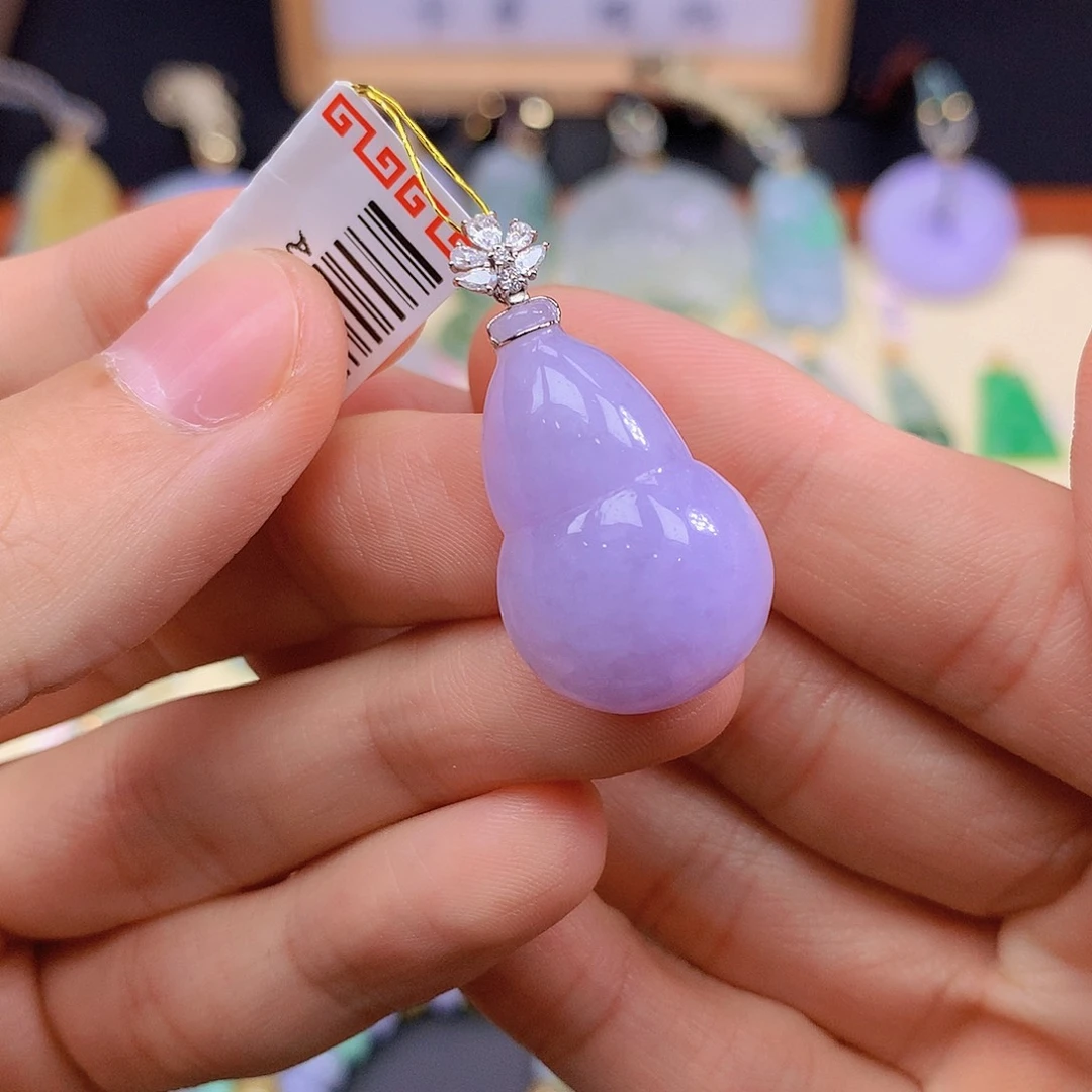 颈饰18K金镶嵌翡翠翡翠