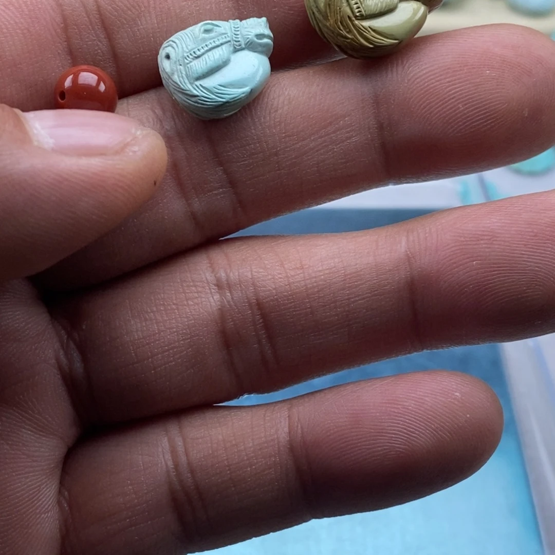 璨***璨南红玛瑙未镶嵌珠宝半成品