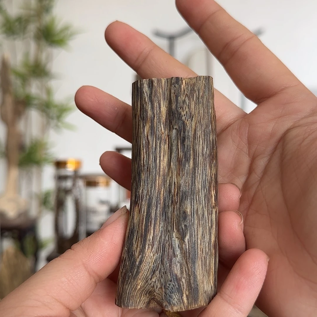 沉香沉香碎屑精品老乌身手把料25克+