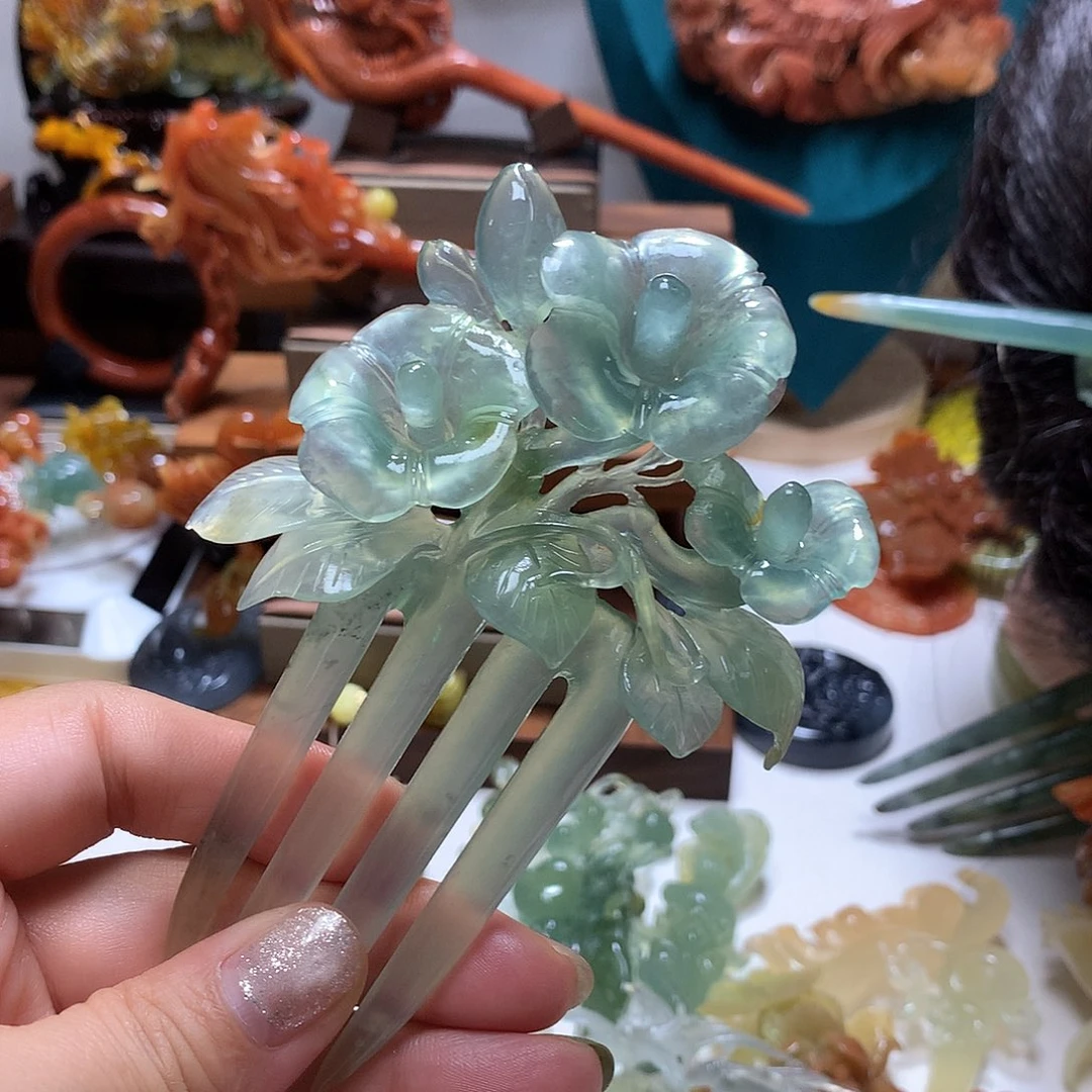卿***姐未镶嵌蛇纹石玉发饰