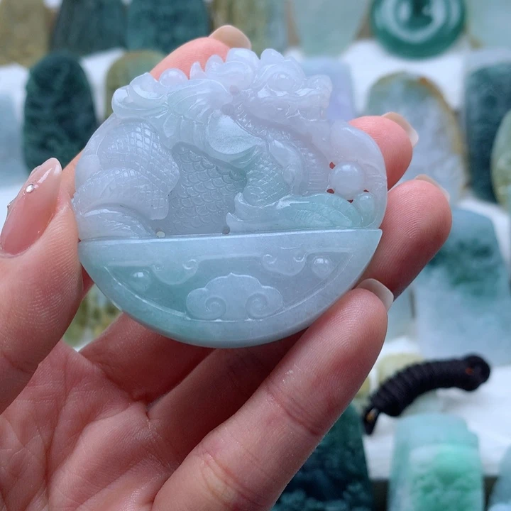 定制翡翠未镶嵌麒麟