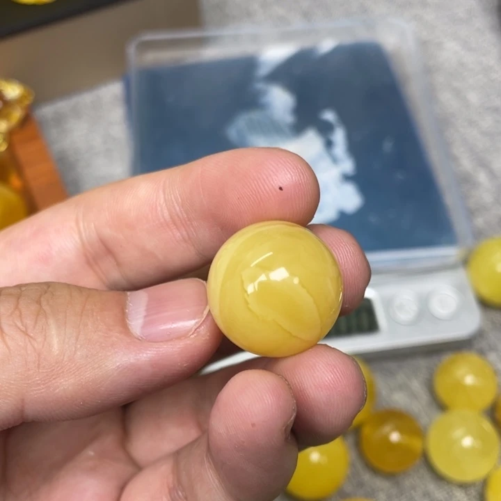 请***万琥珀未镶嵌珠宝奇石