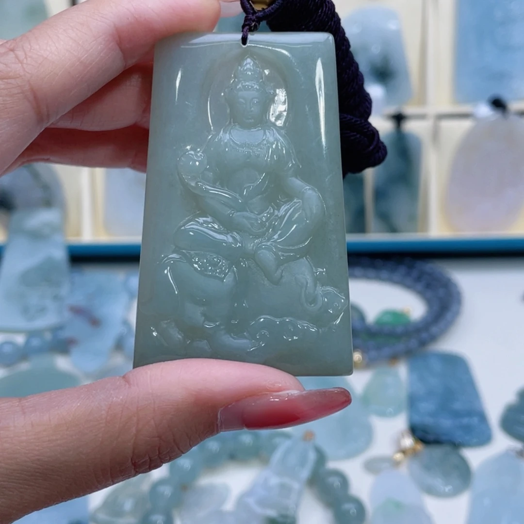 翡翠颈饰未镶嵌迎**手