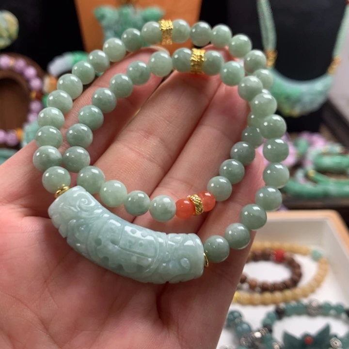 翡翠未镶嵌颈饰吊坠