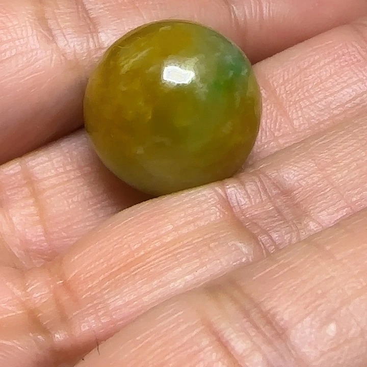 翡翠未镶嵌颈饰器物之美手工制作