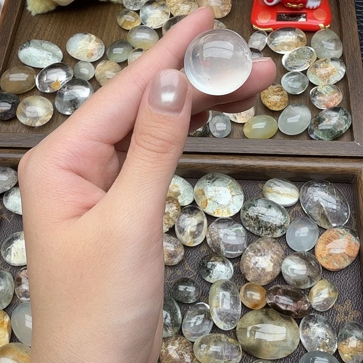 叶***子水晶未镶嵌珠宝半成品