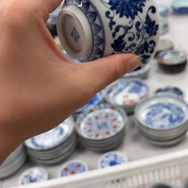 瓷片青花缠枝莲大压手杯景德镇