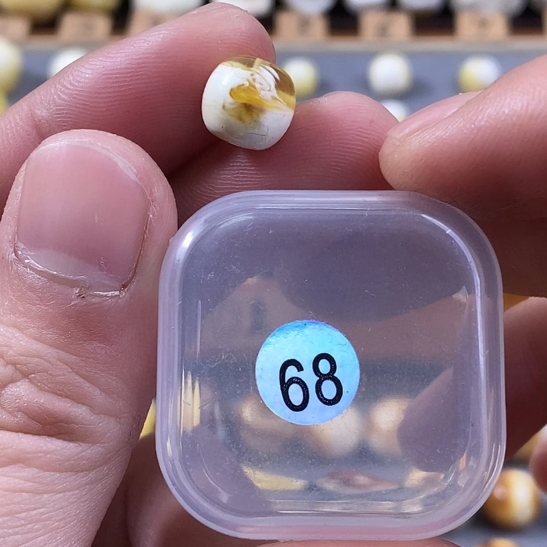 琥珀裸石未镶嵌微瑕