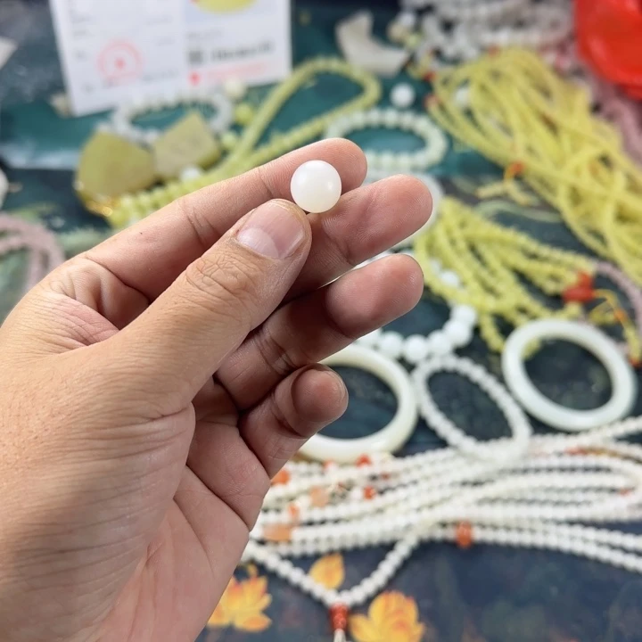 懒***王和田玉未镶嵌耳饰