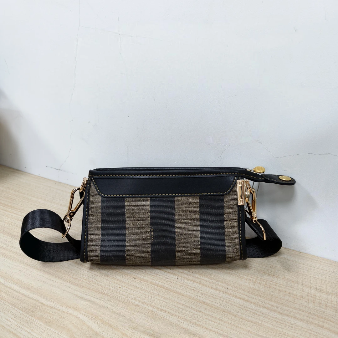 95新 FENDI/芬迪 G专属/芬迪手拿包/05002