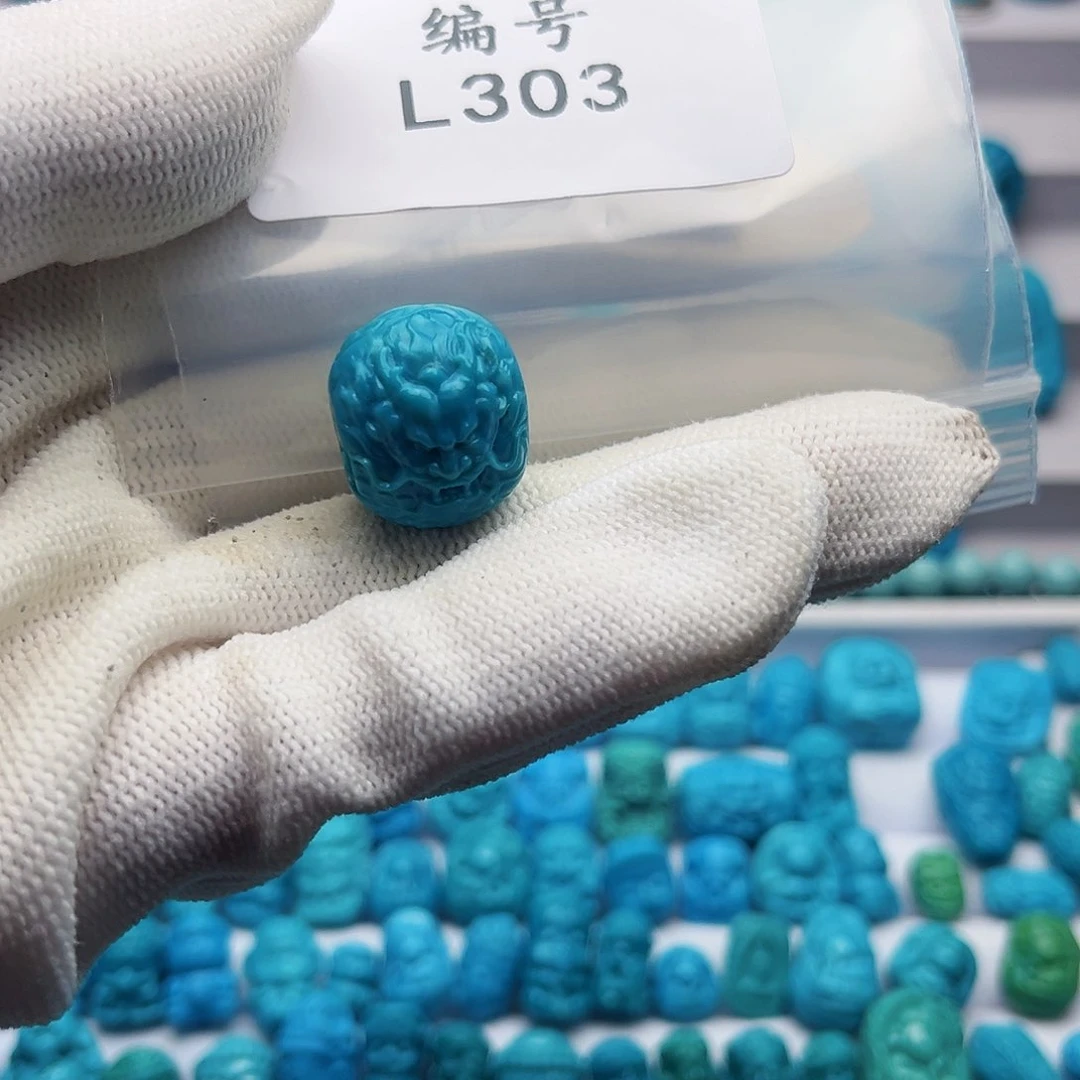 黑***哥绿松石未镶嵌天然原矿雕刻绿松石