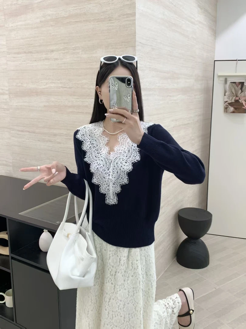 韩系V领蕾丝拼接羊毛针织衫2025秋季新款女设计感洋气别致毛衣