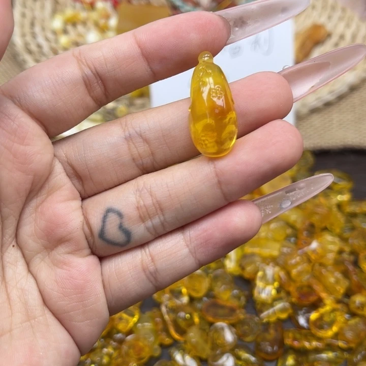 琥珀未镶嵌珠宝奇石